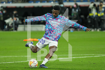 2021-12-01 - Vinicius Junior of Real Madrid warms up during the Spanish championship La liga football match between Real Madrid and Athletic Club on December 1, 2021 at Santiago Bernabeu stadium in Madrid, Spain - REAL MADRID VS ATHLETIC CLUB - SPANISH LA LIGA - SOCCER