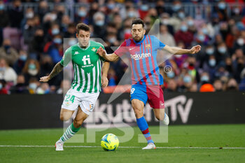 2021-12-04 - Aitor Rubial of Real Betis Balompie and Jordi Alba of FC Barcelona during the Spanish championship La Liga football match between FC Barcelona and Real Betis Balompie on December 4, 2021 at Camp Nou Stadium in Barcelona, Spain - FC BARCELONA VS REAL BETIS BALOMPIE - SPANISH LA LIGA - SOCCER