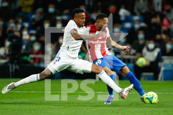 2021-12-12 - Matheus Cunha of Atletico de Madrid and Eder Militao of Real Madrid during the Spanish championship La Liga football match between Real Madrid and Atletico de Madrid on December 12, 2021 at Santiago Bernabeu stadium in Madrid, Spain - REAL MADRID VS ATLETICO DE MADRID - SPANISH LA LIGA - SOCCER