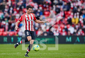 2021-12-19 - Mikel Vesga of Athletic Club during the Spanish championship La Liga football match between Athletic Club and Real Betis Balompie on December 19, 2021 at San Mames stadium in Bilbao, Spain - ATHLETIC CLUB VS REAL BETIS BALOMPIE - SPANISH LA LIGA - SOCCER
