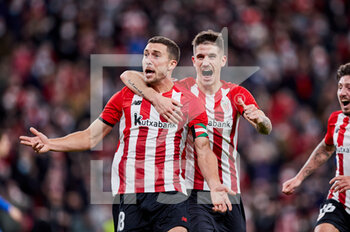 2021-12-19 - Oscar De Marcos of Athletic Club celebrates his goal with his teammates during the Spanish championship La Liga football match between Athletic Club and Real Betis Balompie on December 19, 2021 at San Mames stadium in Bilbao, Spain - ATHLETIC CLUB VS REAL BETIS BALOMPIE - SPANISH LA LIGA - SOCCER