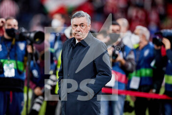 2021-12-22 - Carlo Ancelotti, coach of Real Madrid before the Spanish championship La Liga football match between Athletic Club and Real Madrid CF on December 22, 2021 at San Mames stadium in Bilbao, Spain - ATHLETIC CLUB VS REAL MADRID CF - SPANISH LA LIGA - SOCCER