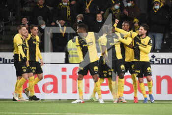 2021-12-01 - 01.12.2021, Bern, Wankdorf, Super League: BSC Young Boys - FC Lugano, the players from BSC Young Boys celebrate the goal by # 9 Wilfried Kanga (Young Boys) to make it 3-1. - BSC YOUNG BOYS VS FC LUGANO - SWISS SUPER LEAGUE - SOCCER