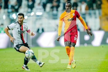 2021-10-25 - Mbaye Diagne of Galatasaray and Necip Uysal of Besiktas during the Turkish championship Super Lig football match between Besiktas and Galatasaray on October 25, 2021 at Vodafone Park in Istanbul, Turkey - BESIKTAS VS GALATASARAY - TURKISH SUPER LEAGUE - SOCCER