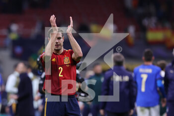 2021-10-06 - Cesar Azpilicueta of Spain celebrates the victory at the end of the match during the UEFA Nations League Finals 2021 semi-final football match between Italy and Spain at Giuseppe Meazza Stadium, Milan, Italy on October 06, 2021 - SEMIFINALE 2021 - ITALIA VS SPAGNA - UEFA NATIONS LEAGUE - SOCCER