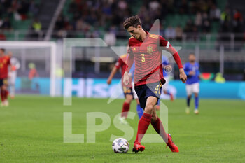 2021-10-06 - Pau Torres of Spain in action during the UEFA Nations League Finals 2021 semi-final football match between Italy and Spain at Giuseppe Meazza Stadium, Milan, Italy on October 06, 2021 - SEMIFINALE 2021 - ITALIA VS SPAGNA - UEFA NATIONS LEAGUE - SOCCER