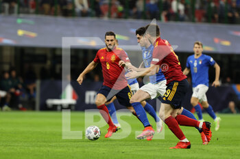 2021-10-06 - Alessandro Bastoni of Italy in action during the UEFA Nations League Finals 2021 semi-final football match between Italy and Spain at Giuseppe Meazza Stadium, Milan, Italy on October 06, 2021 - SEMIFINALE 2021 - ITALIA VS SPAGNA - UEFA NATIONS LEAGUE - SOCCER