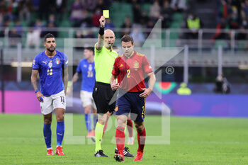 2021-10-06 - Cesar Azpilicueta of Spain yellow card during the UEFA Nations League Finals 2021 semi-final football match between Italy and Spain at Giuseppe Meazza Stadium, Milan, Italy on October 06, 2021 - SEMIFINALE 2021 - ITALIA VS SPAGNA - UEFA NATIONS LEAGUE - SOCCER