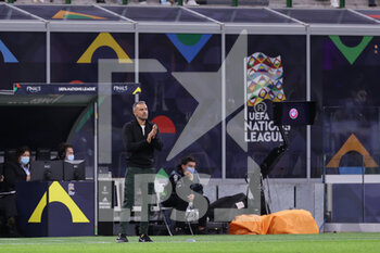 2021-10-06 - Luis Enrique Head Coach of Spain reacts from the bench during the UEFA Nations League Finals 2021 semi-final football match between Italy and Spain at Giuseppe Meazza Stadium, Milan, Italy on October 06, 2021 - SEMIFINALE 2021 - ITALIA VS SPAGNA - UEFA NATIONS LEAGUE - SOCCER