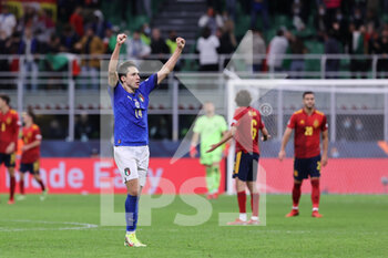 2021-10-06 - Federico Chiesa of Italy celebrates during the UEFA Nations League Finals 2021 semi-final football match between Italy and Spain at Giuseppe Meazza Stadium, Milan, Italy on October 06, 2021 - SEMIFINALE 2021 - ITALIA VS SPAGNA - UEFA NATIONS LEAGUE - SOCCER