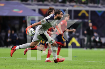 2021-10-06 - Giuanluigi Donnarumma of Italy in action during the UEFA Nations League Finals 2021 semi-final football match between Italy and Spain at Giuseppe Meazza Stadium, Milan, Italy on October 06, 2021 - SEMIFINALE 2021 - ITALIA VS SPAGNA - UEFA NATIONS LEAGUE - SOCCER
