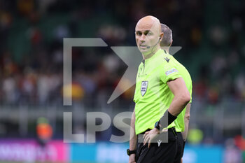 2021-10-06 - Sergei Karasev referee during the UEFA Nations League Finals 2021 semi-final football match between Italy and Spain at Giuseppe Meazza Stadium, Milan, Italy on October 06, 2021 - SEMIFINALE 2021 - ITALIA VS SPAGNA - UEFA NATIONS LEAGUE - SOCCER