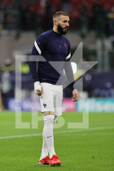 10/10/2021 - Karim Benzema of France warms up during the UEFA Nations League Finals 2021 final football match between Spain and France at Giuseppe Meazza Stadium, Milan, Italy on October 10, 2021 - FINALE - SPAGNA VS FRANCIA - UEFA NATIONS LEAGUE - CALCIO