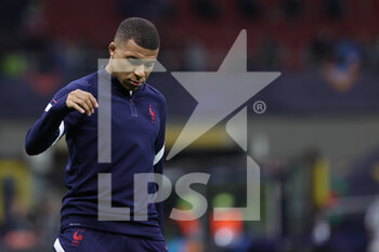 10/10/2021 - Kylian Mbappe of France warms up during the UEFA Nations League Finals 2021 final football match between Spain and France at Giuseppe Meazza Stadium, Milan, Italy on October 10, 2021 - FINALE - SPAGNA VS FRANCIA - UEFA NATIONS LEAGUE - CALCIO