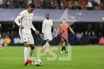 10/10/2021 - Raphael Varane of France in action during the UEFA Nations League Finals 2021 final football match between Spain and France at Giuseppe Meazza Stadium, Milan, Italy on October 10, 2021 - FINALE - SPAGNA VS FRANCIA - UEFA NATIONS LEAGUE - CALCIO
