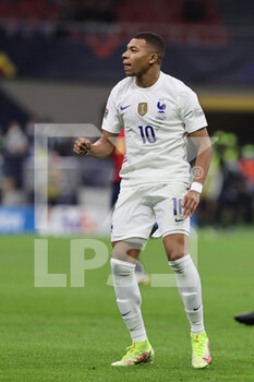 10/10/2021 - Kylian Mbappe of France in action during the UEFA Nations League Finals 2021 final football match between Spain and France at Giuseppe Meazza Stadium, Milan, Italy on October 10, 2021 - FINALE - SPAGNA VS FRANCIA - UEFA NATIONS LEAGUE - CALCIO