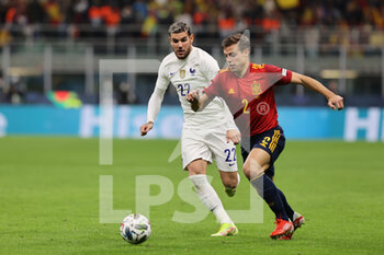 10/10/2021 - Cesar Azpilicueta of Spain fights for the ball against Theo Hernandez of France during the UEFA Nations League Finals 2021 final football match between Spain and France at Giuseppe Meazza Stadium, Milan, Italy on October 10, 2021 - FINALE - SPAGNA VS FRANCIA - UEFA NATIONS LEAGUE - CALCIO