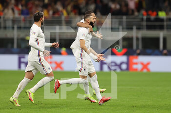 10/10/2021 - Karim Benzema of France celebrates with his teammates after scoring a goal during the UEFA Nations League Finals 2021 final football match between Spain and France at Giuseppe Meazza Stadium, Milan, Italy on October 10, 2021 - FINALE - SPAGNA VS FRANCIA - UEFA NATIONS LEAGUE - CALCIO