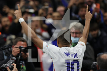 10/10/2021 - Kylian Mbappe of France celebrates after scoring a goal during the UEFA Nations League Finals 2021 final football match between Spain and France at Giuseppe Meazza Stadium, Milan, Italy on October 10, 2021 - FINALE - SPAGNA VS FRANCIA - UEFA NATIONS LEAGUE - CALCIO