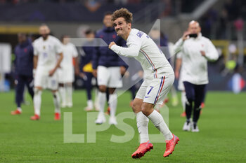 10/10/2021 - Antoine Griezmann of France celebrates the victory at the end of the match during the UEFA Nations League Finals 2021 final football match between Spain and France at Giuseppe Meazza Stadium, Milan, Italy on October 10, 2021 - FINALE - SPAGNA VS FRANCIA - UEFA NATIONS LEAGUE - CALCIO