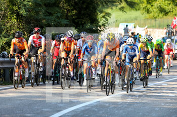 11/09/2021 - The group in pursuite of the fugitive - UEC ROAD EUROPEAN CHAMPIONSHIPS - UNDER 23 MEN ROAD RACE - STRADA - CICLISMO
