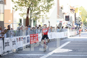 2021-09-05 - Daniel Auer (WSA KTM Graz) stacca i compagni di fuga e va a vincere a Pordenone - GIRO DELLA REGIONE FVG ELITE E UNDER 23 - 3° TAPPA - MORTEGLIANO (UD) - PORDENONE (PN) - STREET - CYCLING