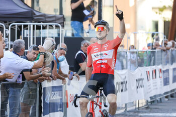 2021-09-05 - Daniel Auer (WSA KTM Graz) vince la terza tappa del Giro del Friuli a Pordenone - GIRO DELLA REGIONE FVG ELITE E UNDER 23 - 3° TAPPA - MORTEGLIANO (UD) - PORDENONE (PN) - STREET - CYCLING