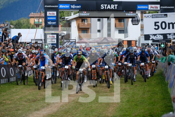 2021-08-28 - Start of Elite Man cross-country race in UCI MTB World Championships Val di Sole (Italy) - UCI MTB WORLD CHAMPIONSHIP - CROSS COUNTRY - ELITE MEN RACE - MTB - MOUNTAIN BIKE - CYCLING
