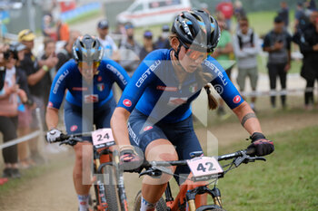 2021-08-28 - (42) - Greta Seiwald (Italy) followed by (24) - Martina Berta (Italy) - UCI MTB WORLD CHAMPIONSHIP - CROSS COUNTRY - ELITE WOMEN RACE - MTB - MOUNTAIN BIKE - CYCLING