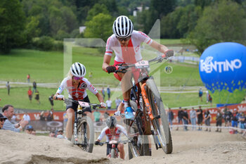 2021-08-28 - (18) - Maja Wloszczowska (Poland) followed by (4) - Jolanda Neff (Switzerland) - UCI MTB WORLD CHAMPIONSHIP - CROSS COUNTRY - ELITE WOMEN RACE - MTB - MOUNTAIN BIKE - CYCLING