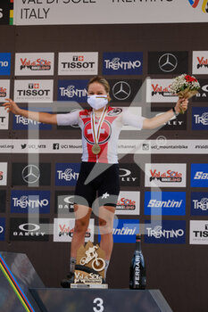 2021-08-28 - (6) - Sina Frei (Switzerland) bronze medal. - UCI MTB WORLD CHAMPIONSHIP - CROSS COUNTRY - ELITE WOMEN RACE - MTB - MOUNTAIN BIKE - CYCLING