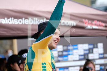 2021-08-29 - Exultation of (5) - Greg Minnaar (South Africa) gold medal in UCI MTB Downhill Elite man Champhionship‚Äôs. - UCI MTB WORLD CHAMPIONSHIP - DOWNHILL - ELITE MEN RACE - MTB - MOUNTAIN BIKE - CYCLING
