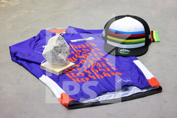 2021-10-20 - Ambiance jersey and pavé Roubaix during the Tissot UCI Track Cycling World Championships 2021 on October 20, 2021 at Stab Vélodrome in Roubaix, France - TISSOT UCI TRACK CYCLING WORLD CHAMPIONSHIPS 2021 - TRACK - CYCLING