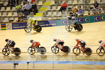 2021-10-20 - Peloton scratch final women during the Tissot UCI Track Cycling World Championships 2021 on October 20, 2021 at Stab Vélodrome in Roubaix, France - TISSOT UCI TRACK CYCLING WORLD CHAMPIONSHIPS 2021 - TRACK - CYCLING