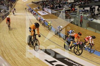 2021-10-20 - Race final women Scratch during the Tissot UCI Track Cycling World Championships 2021 on October 20, 2021 at Stab Vélodrome in Roubaix, France - TISSOT UCI TRACK CYCLING WORLD CHAMPIONSHIPS 2021 - TRACK - CYCLING