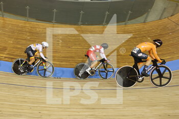 2021-10-20 - Race final women Scratch during the Tissot UCI Track Cycling World Championships 2021 on October 20, 2021 at Stab Vélodrome in Roubaix, France - TISSOT UCI TRACK CYCLING WORLD CHAMPIONSHIPS 2021 - TRACK - CYCLING