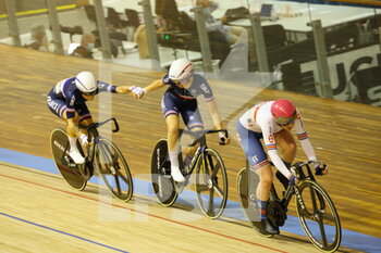 2021-10-23 - Relais France Marie LE NET and Clara COPPONI Madison women during the Tissot UCI Track Cycling World Championships 2021 on October 23, 2021 at Stab Vélodrome in Roubaix, France - TISSOT UCI TRACK CYCLING WORLD CHAMPIONSHIPS 2021 - TRACK - CYCLING