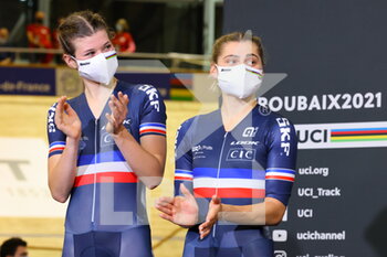 2021-10-23 - Podium France second place Madison Marie LE NET and Clara COPPOLI during the Tissot UCI Track Cycling World Championships 2021 on October 23, 2021 at Stab Vélodrome in Roubaix, France - TISSOT UCI TRACK CYCLING WORLD CHAMPIONSHIPS 2021 - TRACK - CYCLING