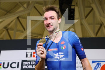 2021-10-23 - Italian Elia VIVIANI medaille bronze Omnium man during the Tissot UCI Track Cycling World Championships 2021 on October 23, 2021 at Stab Vélodrome in Roubaix, France - TISSOT UCI TRACK CYCLING WORLD CHAMPIONSHIPS 2021 - TRACK - CYCLING