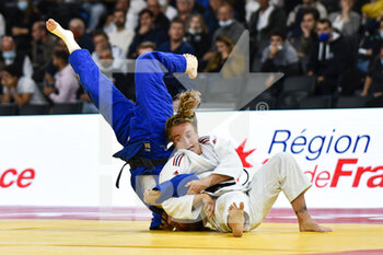 2021-10-16 - Women -63 kg, Lucy Renshall (white) of Great Britain silver medal competes during the Paris Grand Slam 2021, Judo event on October 16, 2021 at AccorHotels Arena in Paris, France - PARIS GRAND SLAM 2021, JUDO EVENT - JUDO - CONTACT