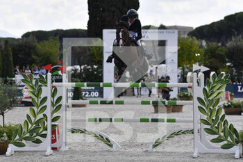 2021-09-18 - Simon Delestre (FRA) during the Longines Global Champions Tour, Individual Riders, Equestrian CSI5 Int. Jumping Competitition (1.55m) on September 18, 2021 at Circo Massimo in Rome. - LONGINES GLOBAL CHAMPIONS TOUR AND GCL FINALS - INTERNATIONALS - EQUESTRIAN