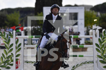 2021-09-18 - Simon Delestre (FRA) during the Longines Global Champions Tour, Individual Riders, Equestrian CSI5 Int. Jumping Competitition (1.55m) on September 18, 2021 at Circo Massimo in Rome. - LONGINES GLOBAL CHAMPIONS TOUR AND GCL FINALS - INTERNATIONALS - EQUESTRIAN