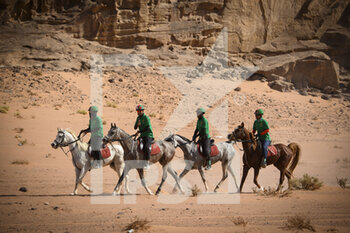2021-10-28 - Oman team during the Gallops of Jordan 2021 at Wadi Rum desert to Petra on October 28th, 2021, in Wadi Rum desert, Jordan - GALLOPS OF JORDAN 2021 - INTERNATIONALS - EQUESTRIAN