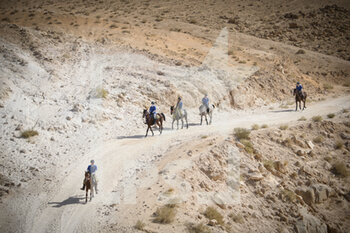 2021-10-28 - Blue Gala team during the Gallops of Jordan 2021 at Wadi Rum desert to Petra on October 28th, 2021, in Wadi Rum desert, Jordan - GALLOPS OF JORDAN 2021 - INTERNATIONALS - EQUESTRIAN