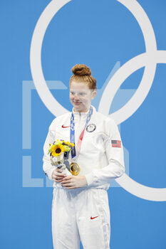 2021-07-27 - JACOBY Lydia (USA) Winner Gold Medal during the Olympic Games Tokyo 2020, Swimming Women's 100m Breaststroke Medal Ceremony on July 27, 2021 at Tokyo Aquatics Centre in Tokyo, Japan - Photo Takamitsu Mifune / Photo Kishimoto / DPPI - OLYMPIC GAMES TOKYO 2020, JULY 27, 2021 - OLYMPIC GAMES TOKYO 2020 - OLYMPIC GAMES