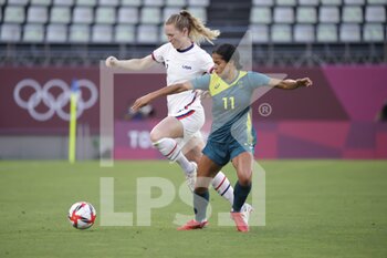 2021-07-27 - Samantha MEWIS (USA) Mary FOWLER (AUS) during the Olympic Games Tokyo 2020, Football Women's First Round Group G between United States and Australia on July 27, 2021 at Ibaraki Kashima Stadium in Kashima, Japan - Photo Photo Kishimoto / DPPI - OLYMPIC GAMES TOKYO 2020, JULY 27, 2021 - OLYMPIC GAMES TOKYO 2020 - OLYMPIC GAMES
