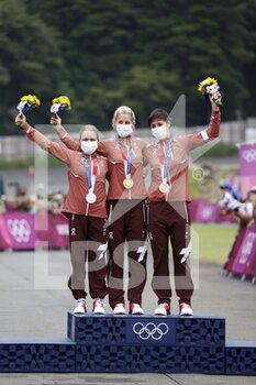 2021-07-27 - FREI Sina (SUI) Silver Medal, NEEF Jolanda (SUI) Gold Medal, INDERGAND Linda (SUI) Bronze Medal during the Olympic Games Tokyo 2020, Cycling Mountain Bike Women's Cross-country on July 27, 2021 at Izu MTB Course in Izu, Japan - Photo Photo Kishimoto / DPPI - OLYMPIC GAMES TOKYO 2020, JULY 27, 2021 - OLYMPIC GAMES TOKYO 2020 - OLYMPIC GAMES