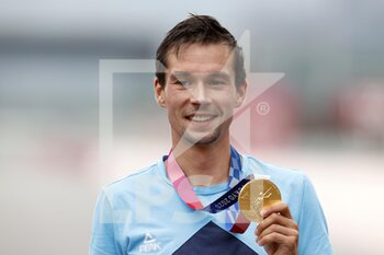 2021-07-28 - ROGLIC Primoz (SLO) Winner Gold Medal during the Olympic Games Tokyo 2020, Cycling Road Race Men's Individual Time Trial on July 28, 2021 at Fuji International Speedway in Oyama, Japan - Photo Photo Kishimoto / DPPI - OLYMPIC GAMES TOKYO 2020, JULY 28, 2021 - OLYMPIC GAMES TOKYO 2020 - OLYMPIC GAMES