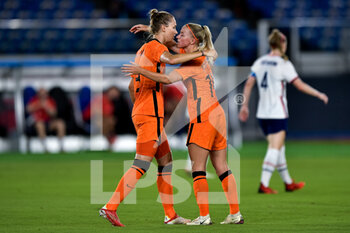 2021-07-30 - Vivianne Miedema of the Netherlands celebrates with Jackie Groenen of the Netherlands after scoring her sides first goal during the Olympic Games Tokyo 2020, Football Women's Quarter Final match between Netherlands and United States on July 30, 2021 at International Stadium Yokohama in Yokohama, Japan - Photo Pablo Morano / Orange Pictures / DPPI - OLYMPIC GAMES TOKYO 2020, JULY 30, 2021 - OLYMPIC GAMES TOKYO 2020 - OLYMPIC GAMES