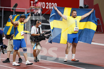 2021-07-31 - Simon PETTERSSON (SWE) 2nd Silver Medal and Daniel STAHL (SWE) Gold Medal during the Olympic Games Tokyo 2020, Athletics Men's Discus Throw Final on July 31, 2021 at Olympic Stadium in Tokyo, Japan - Photo Photo Kishimoto / DPPI - OLYMPIC GAMES TOKYO 2020, JULY 31, 2021 - OLYMPIC GAMES TOKYO 2020 - OLYMPIC GAMES
